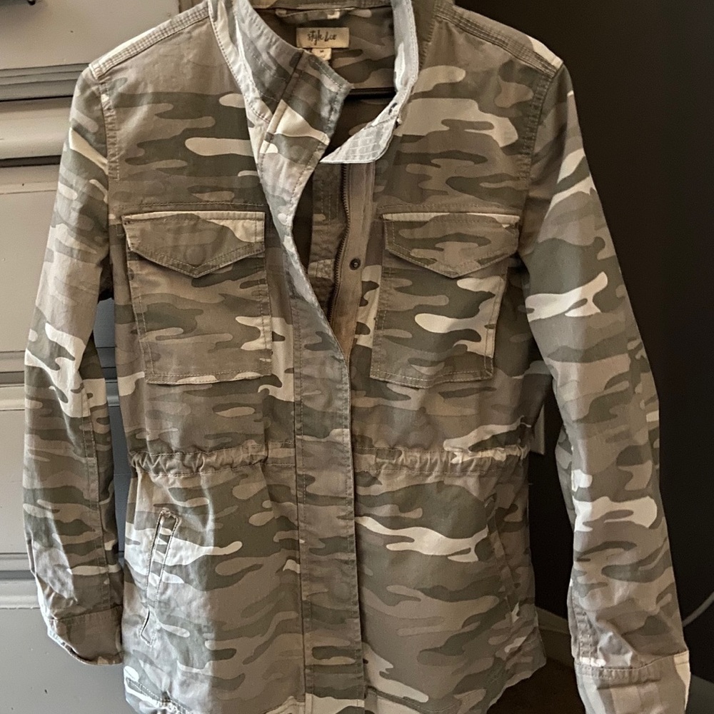 Women’s Camouflage Utility Jacket